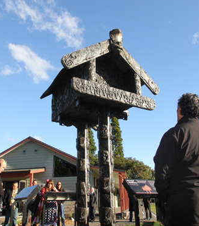New Zealand’s Bronze Māori Storehouse Destined For UN